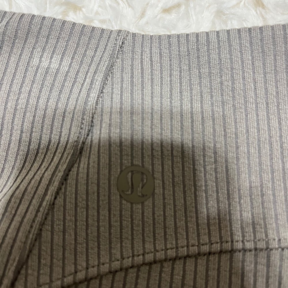 Lululemon ribbed softstream high rise shorts 2”